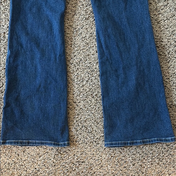 Wild Fable flared butterfly pocket jeans size 14 - Picture 8 of 8